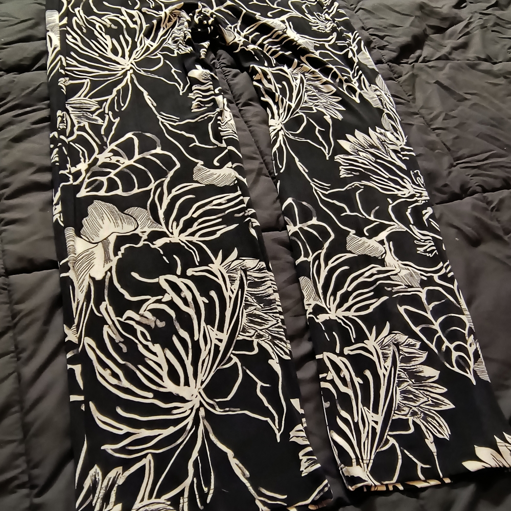 Chico's Black and Cream Wide Leg Pants